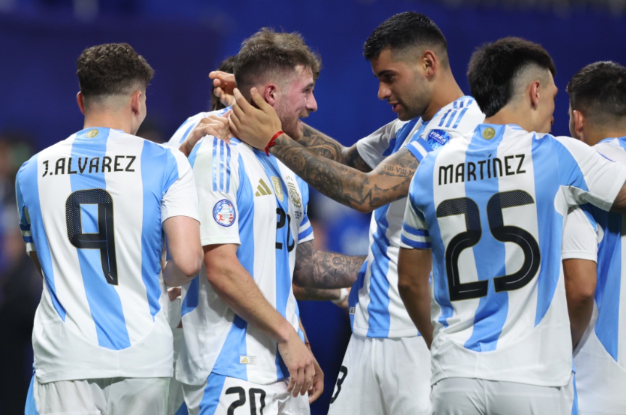Alexis Mac Allister would love to have Cristian Romero as a teammate at Liverpool
