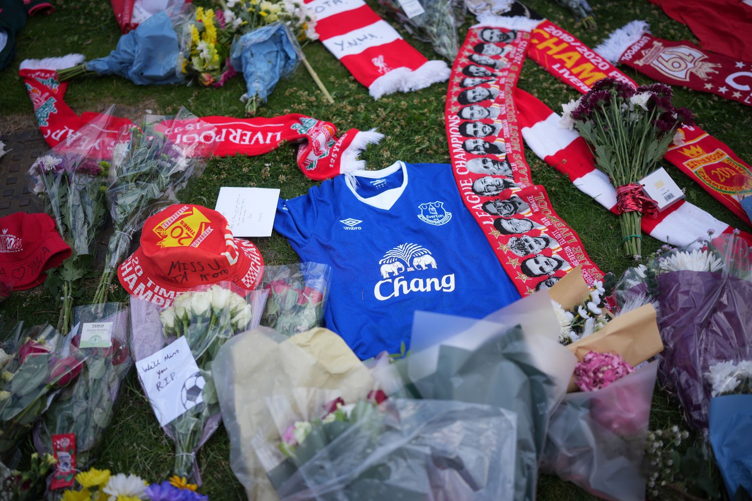 Everton shirt left at Anfield in tribute for Diogo Jota