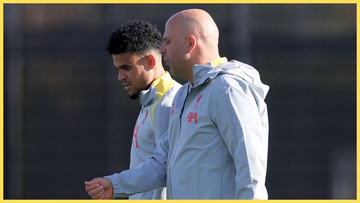 Arne Slot and Luis Diaz in Liverpool training