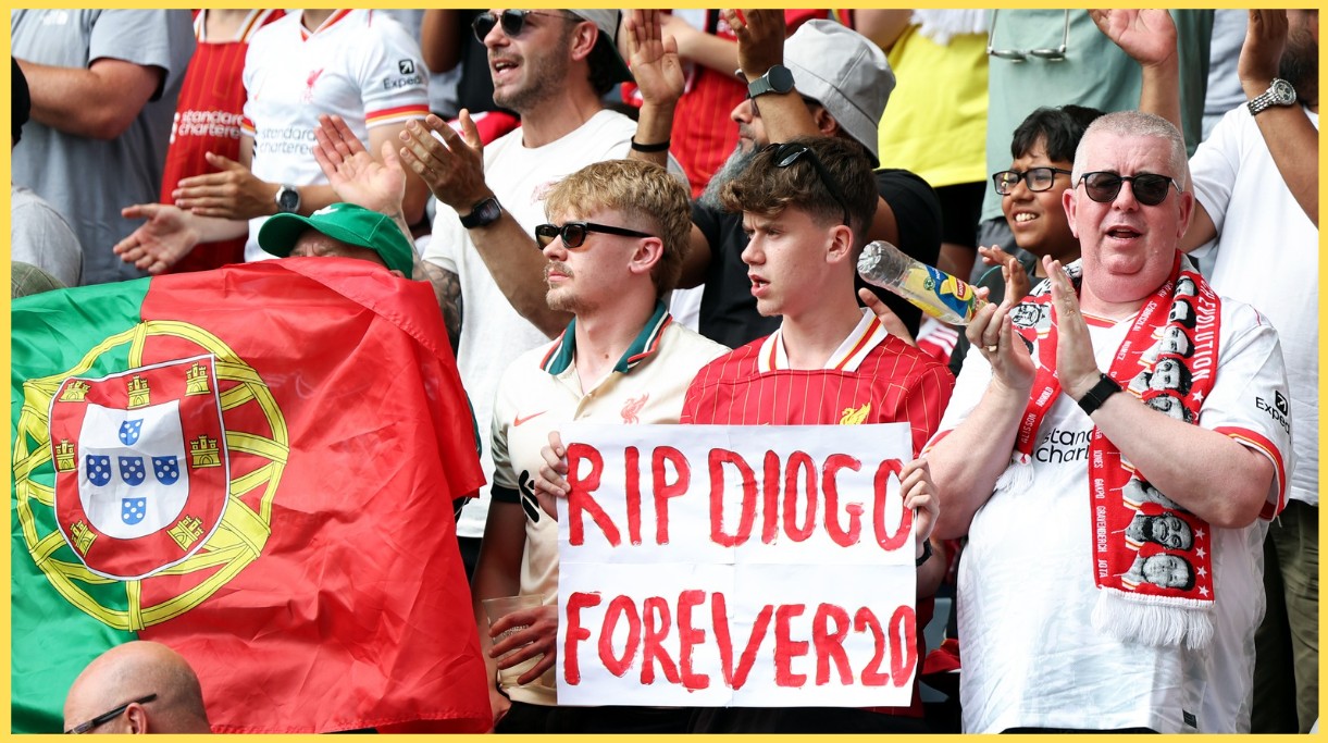 Liverpool fans paid tribute to Diogo Jota during the friendly against AC Milan