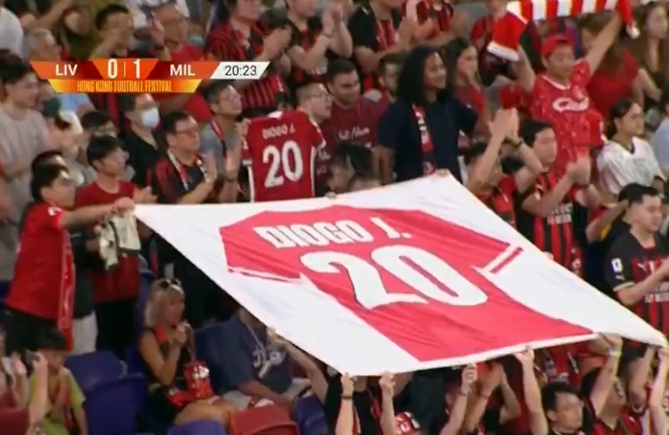 Liverpool fans pay tribute to Diogo Jota during the match against AC Milan in Hong Kong