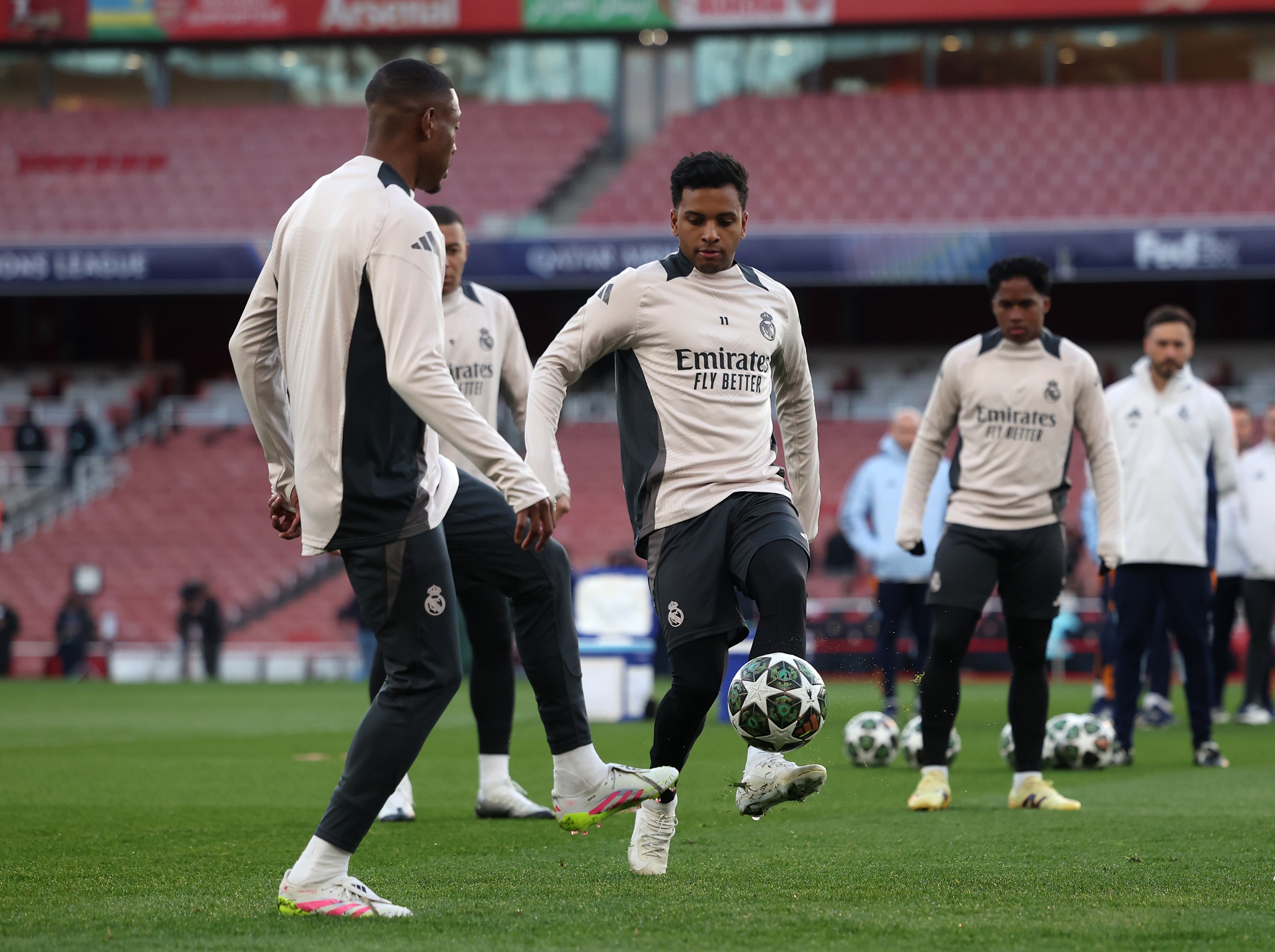 Rodrygo controls the ball on the pitch ahead of Real Madrid game.