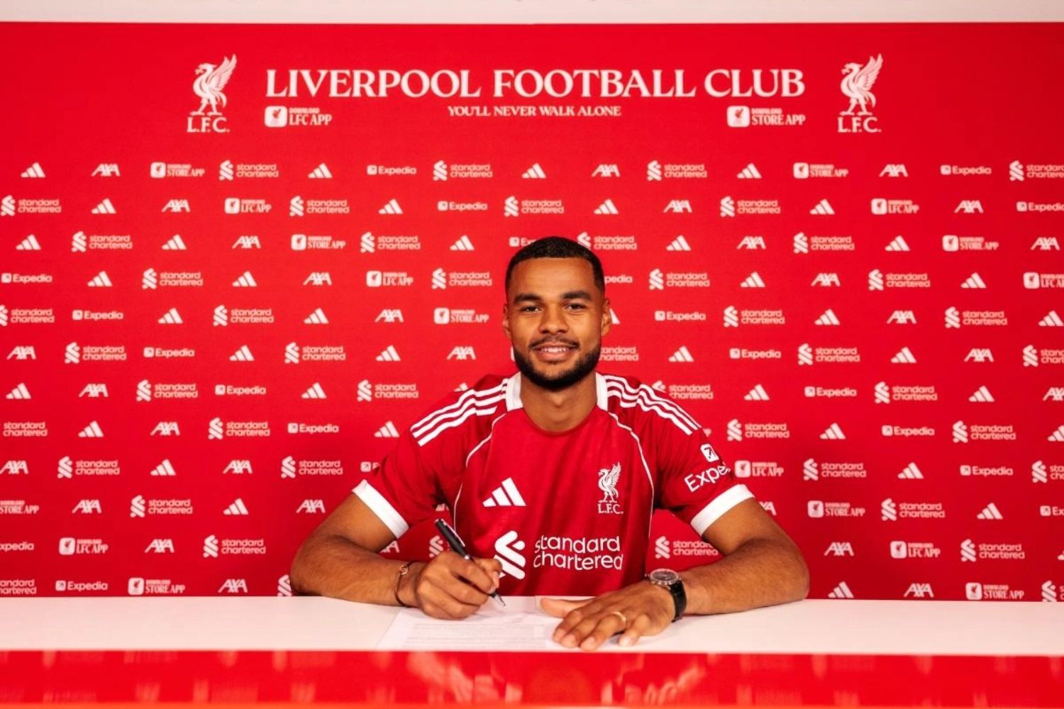 Cody Gakpo signs a new Liverpool contract