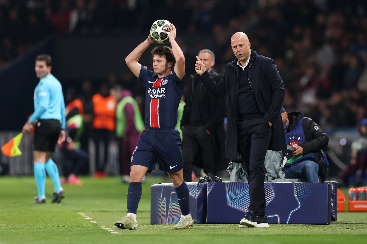Arne Slot at Parc des Princes against PSG