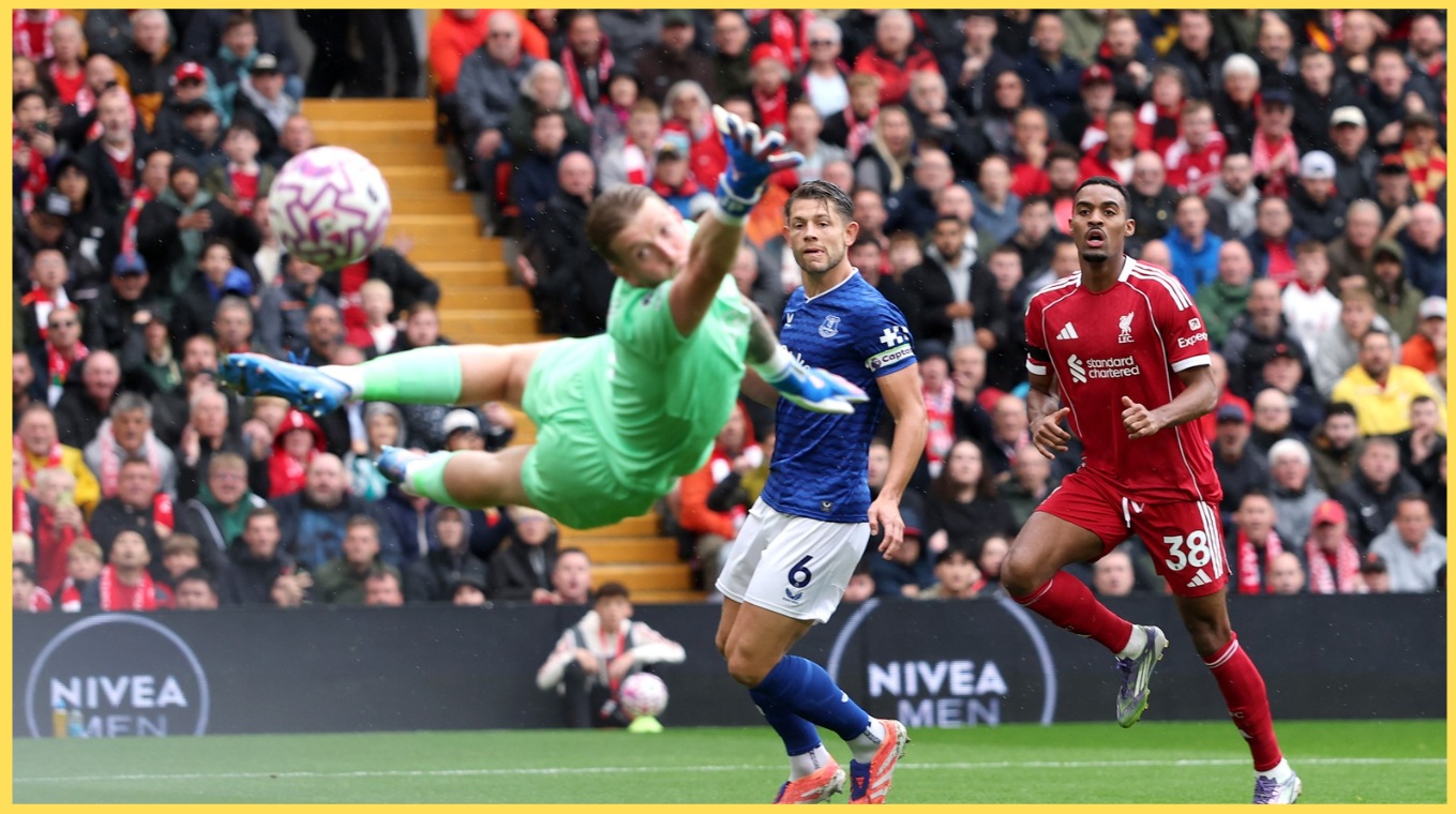 Ryan Gravenberch fires Liverpool into an early lead in the Merseyside derby