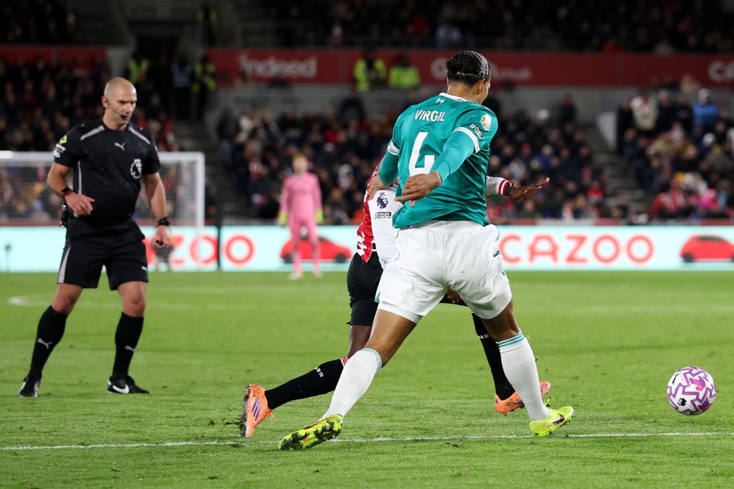 Virgil van Dijk's challenge on Dango Ouattara