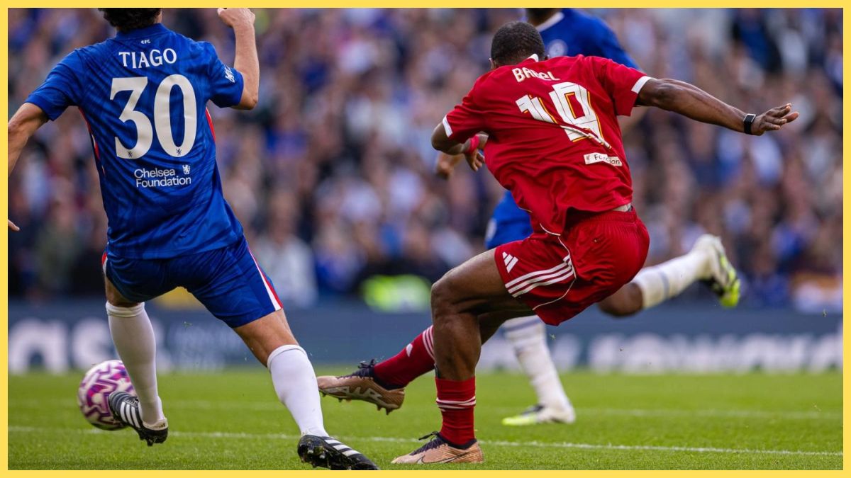 Ryan Babel scores for Liverpool Legends