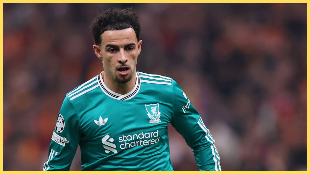 Curtis Jones playing against Galatasaray