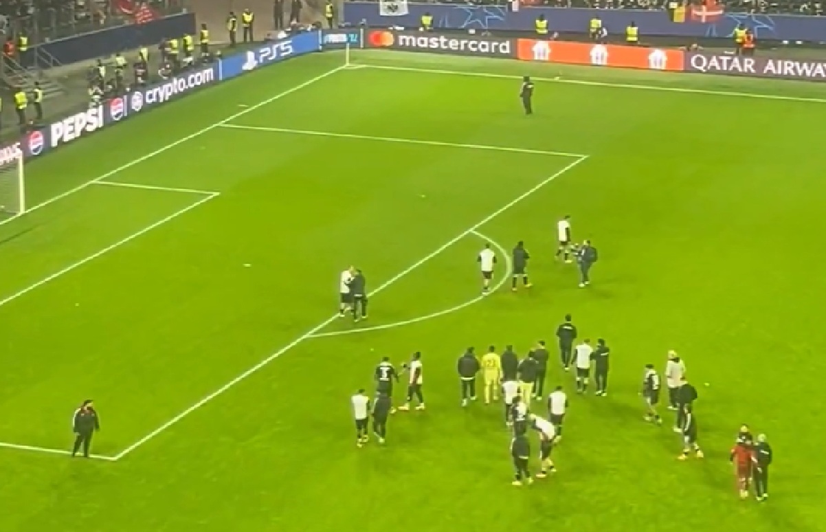 Hugo Ekitike briefly joined in with Eintracht Frankfurt players' lap of the pitch after Liverpool's 5-1 win on Wednesday night