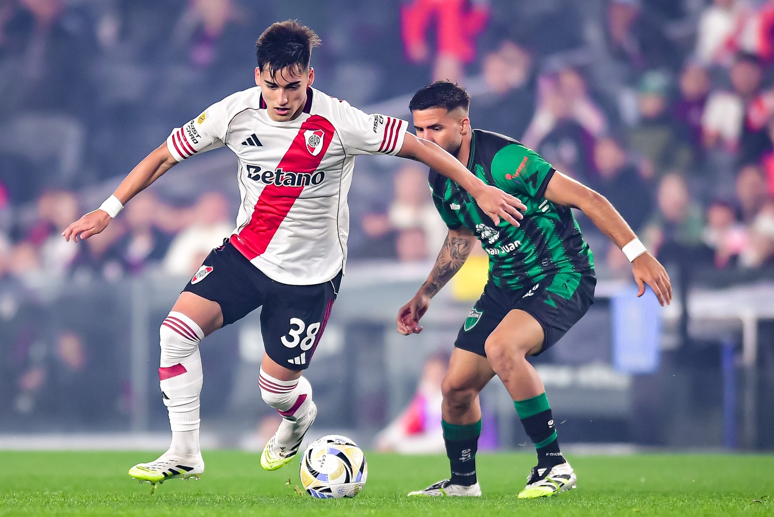 Liverpool are among multiple clubs keeping close tabs on River Plate forward Ian Subiabre