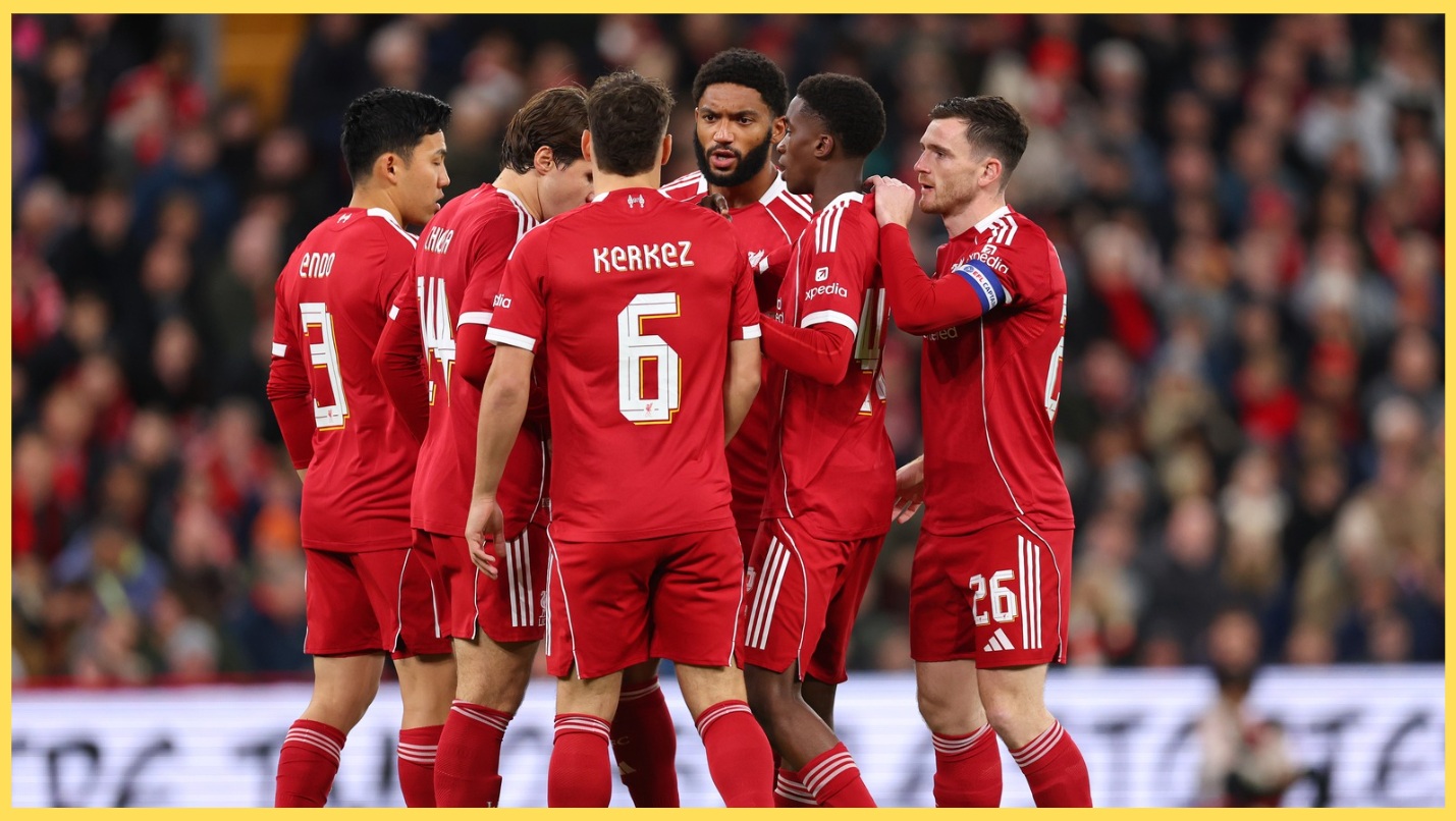 Liverpool players huddle before their game against Crystal Palace