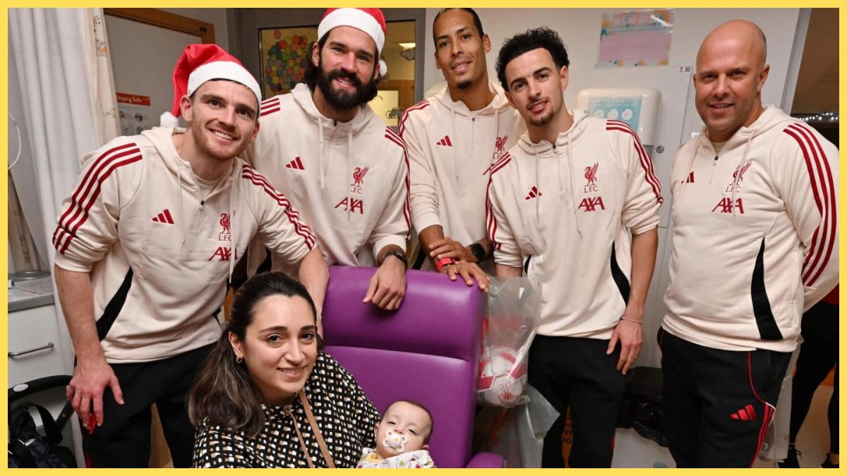 Liverpool squad visit Alder Hey