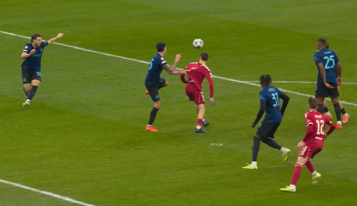 Jamie Carragher said that Alessandro Bastoni was 'daft' to give away a late penalty against Liverpool