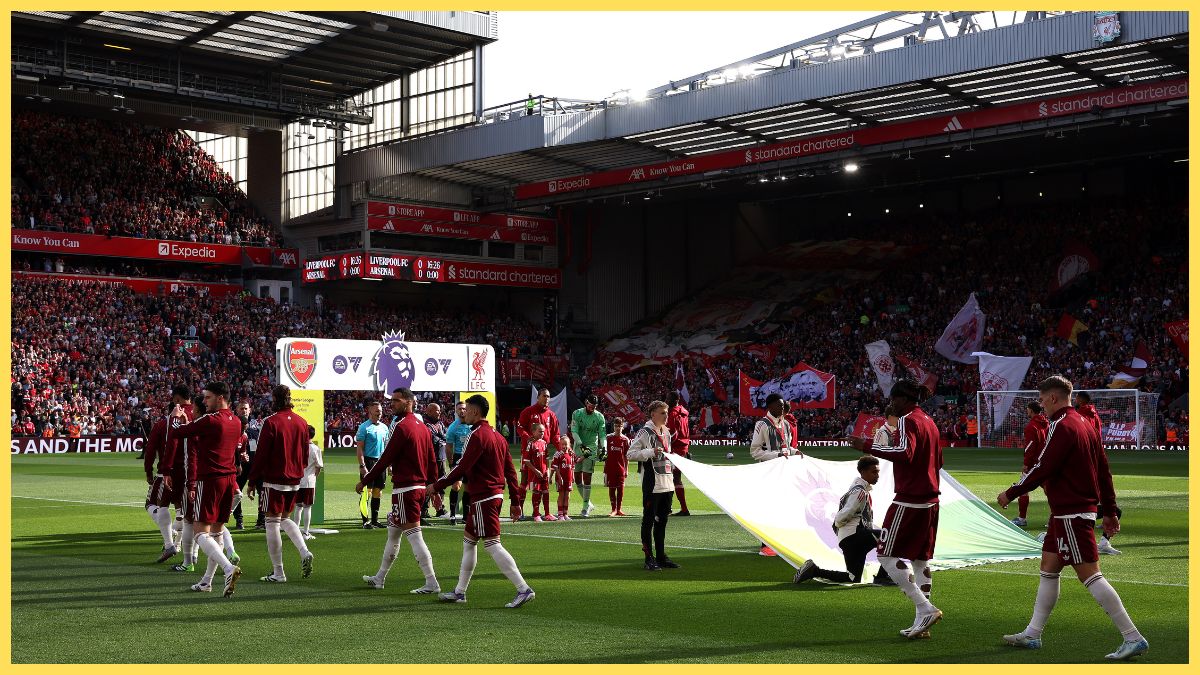 Liverpool and Arsenal walk out at Anfield