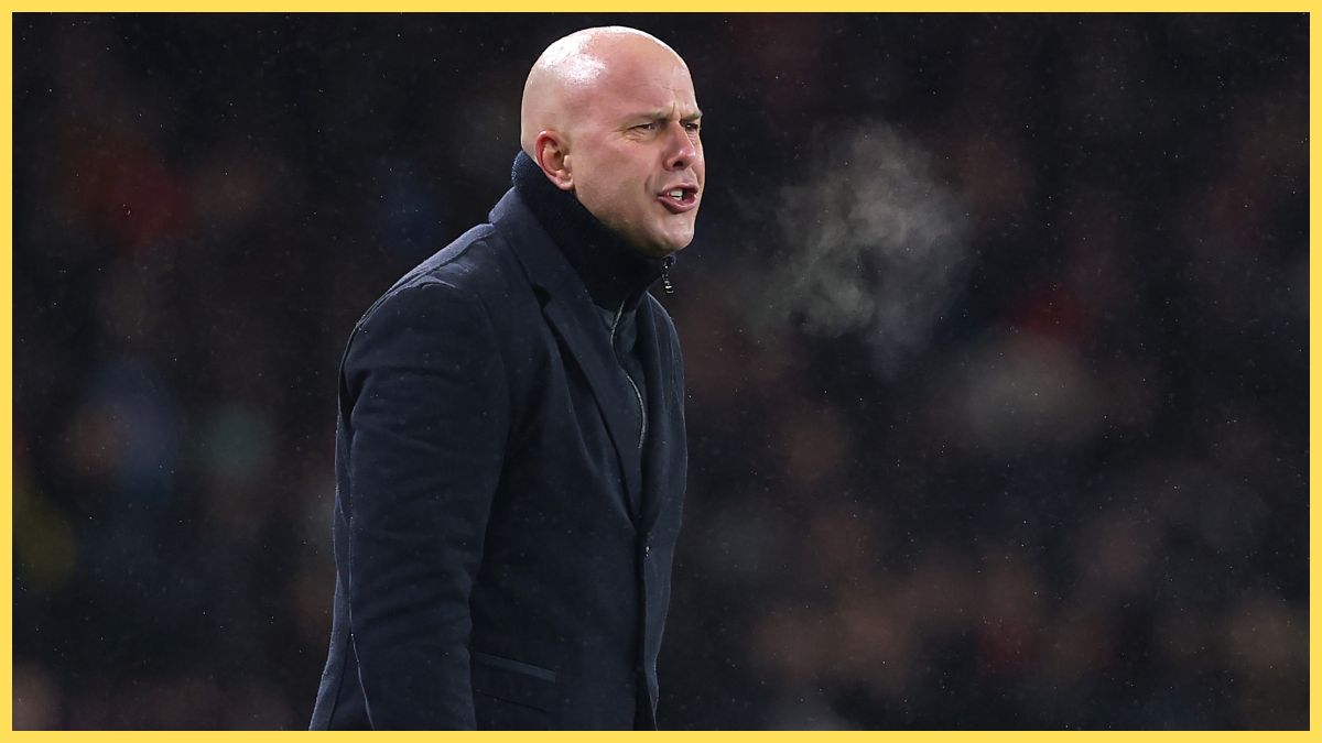 Arne Slot coaches Liverpool against Arsenal