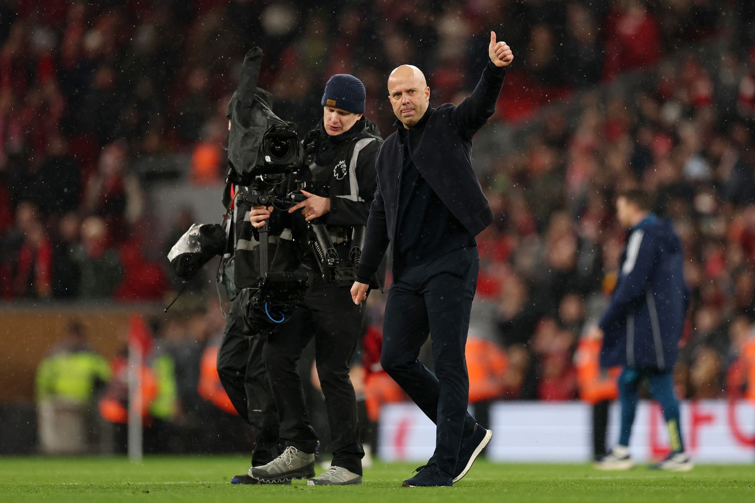 Arne Slot salutes Liverpool fans after beating Newcastle