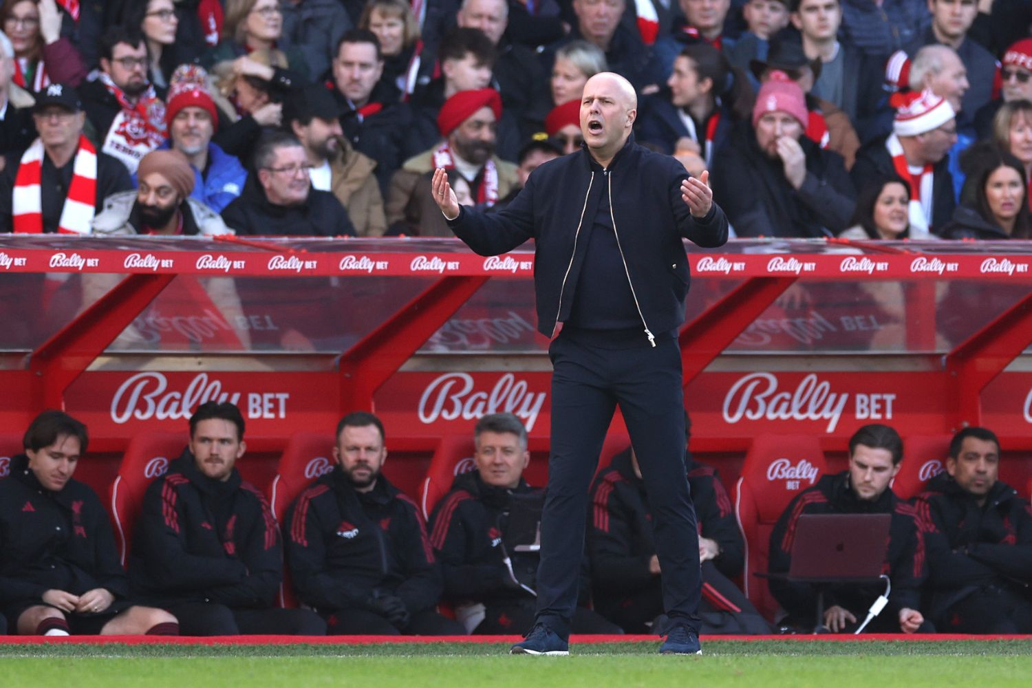Arne Slot reacts against Nottingham Forest