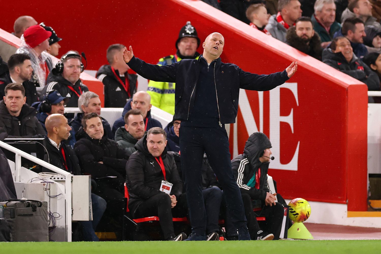 Arne Slot reacts against Manchester City