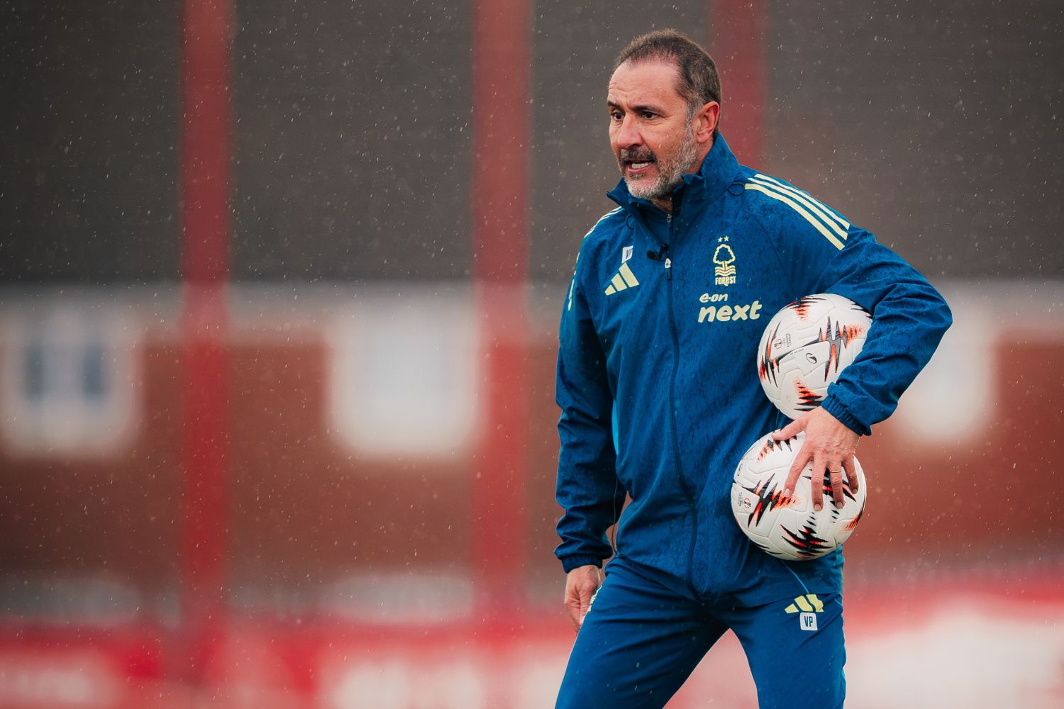 Vitor Pereira coaches Nottingham Forest