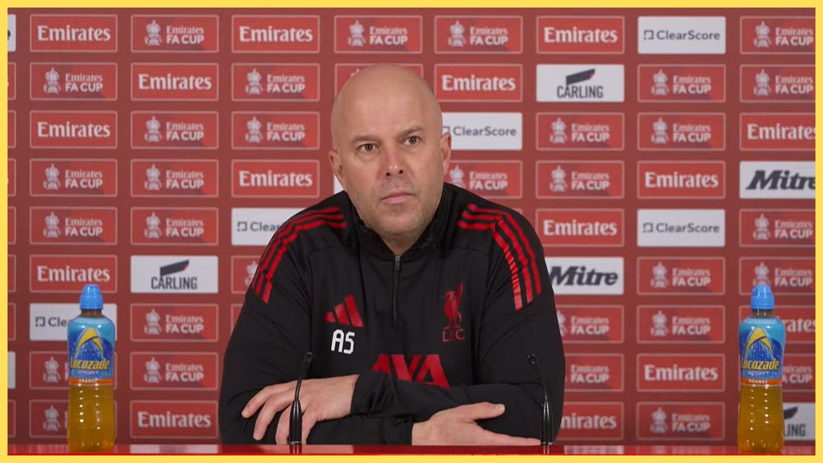 Arne Slot praises Virgil van Dijk