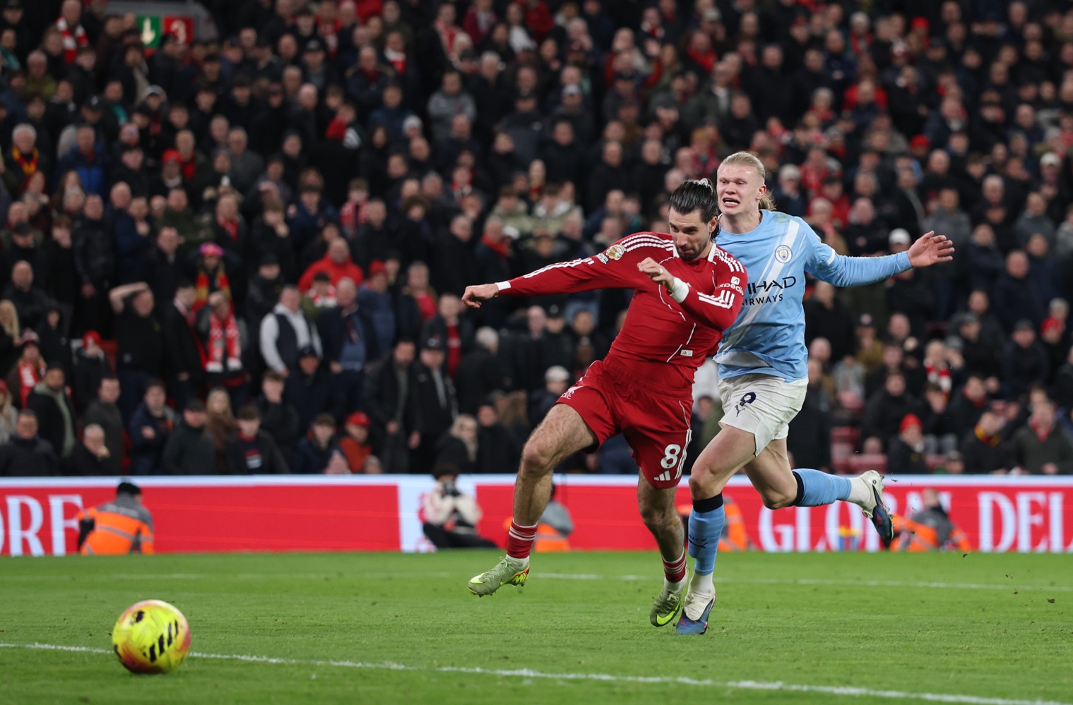 Dominik Szoboszlai: Người hùng cô độc tại Anfield