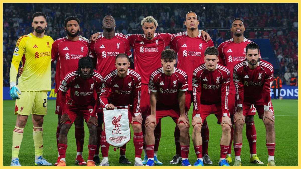 Players of Liverpool pose for a team photograph prior to the UEFA Champions League 2025/26 Quarter-Final First Leg match between Paris Saint-Germain FC and Liverpool FC at Parc des Princes