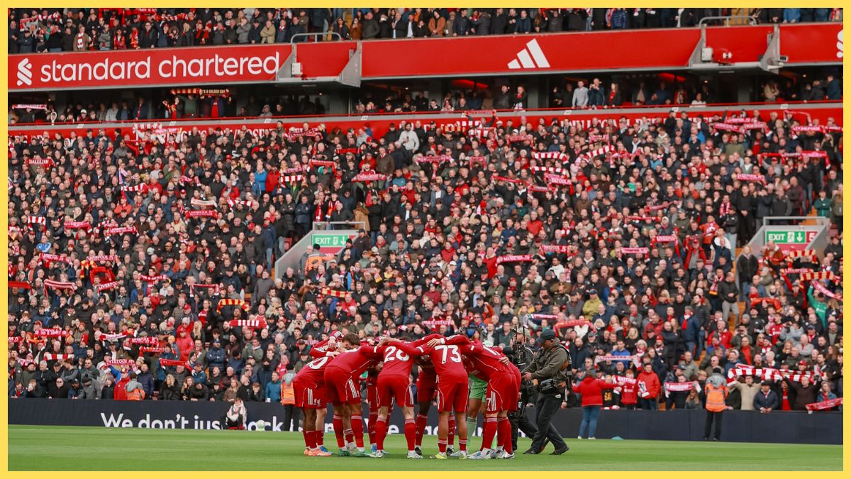 Liverpool squad before facing Fulham at Anfield