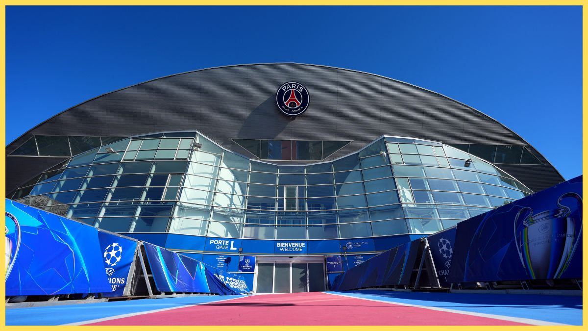 What Tony Barrett was caught doing on bench with Salah vs PSG