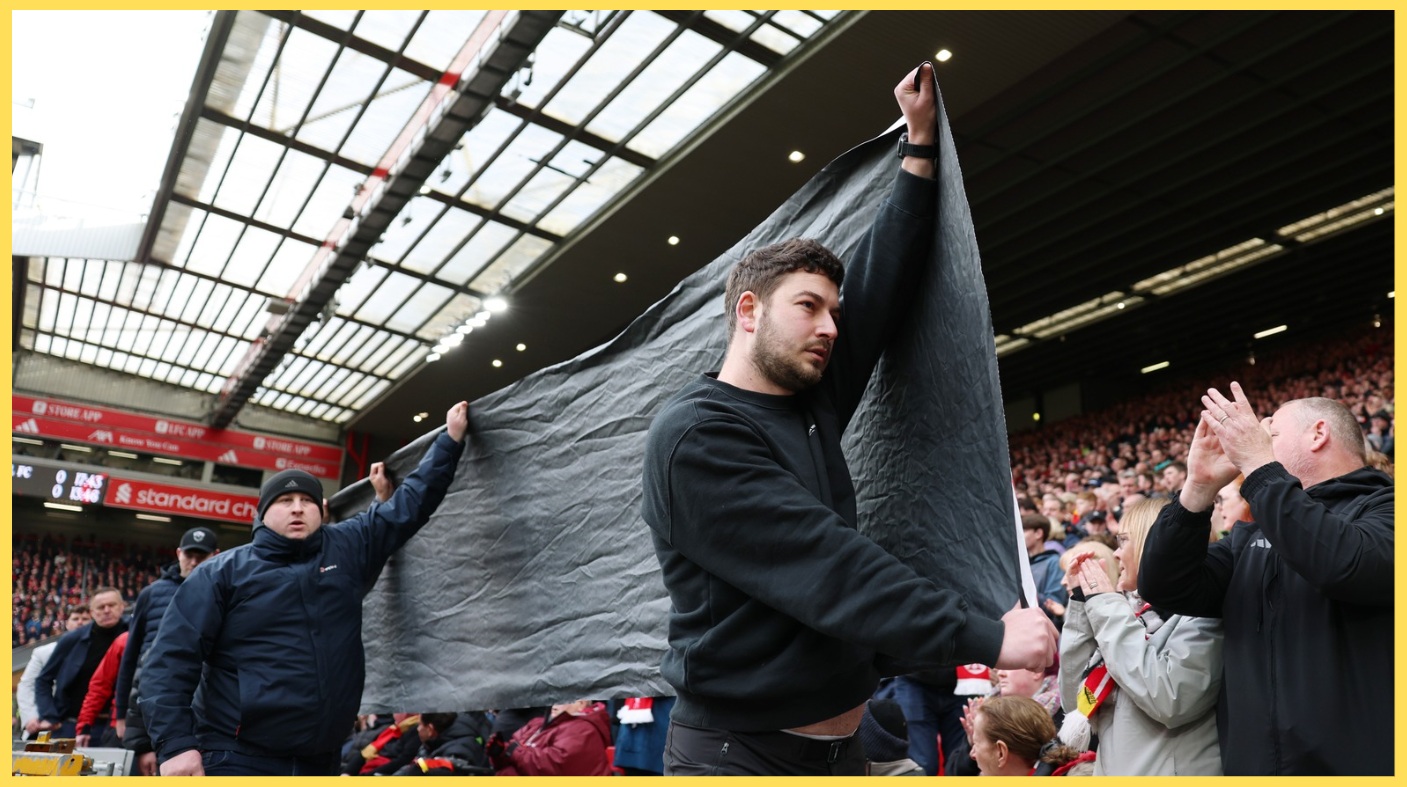 (Photo) What Liverpool fans did in 15th minute drew tumultuous applause around Anfield