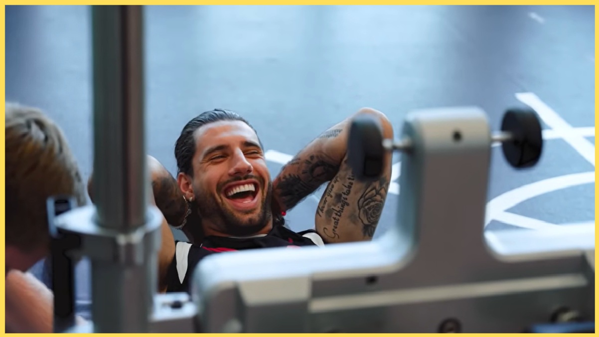 ‘Liverpool are a threat’ – Ex-Man United striker issues Reds prediction as title race ‘wide open’